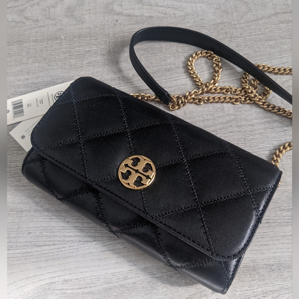 Tory Burch Womens Willa Diamond Quilted Soft Leather Crossbody Chain Wall